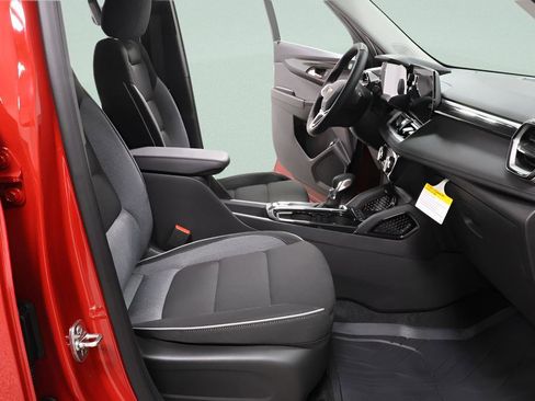 New 2026 Chevrolet TrailBlazer LT w/ Convenience Package FWD image 33
