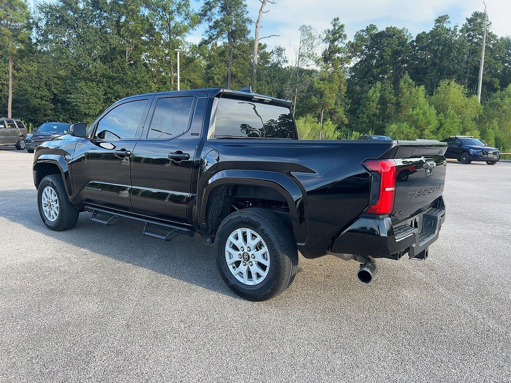 Used 2026 Toyota Tacoma SR5 AWD/4WD image 5