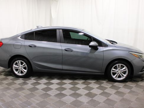 Used 2018 Chevrolet Cruze LT FWD image 27