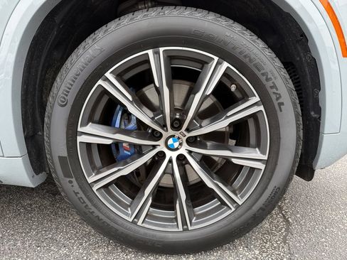 Used 2024 BMW X5 xDrive40i w/ M Sport Package AWD/4WD image 17