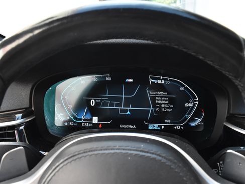 Used 2022 BMW 530i xDrive w/ M Sport Package image 32