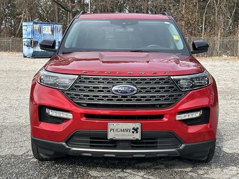 Used 2023 Ford Explorer XLT w/ Equipment Group 202A image 2