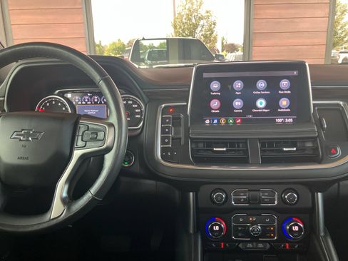 Used 2021 Chevrolet Tahoe Z71 w/ Z71 Off-Road Package AWD/4WD image 9