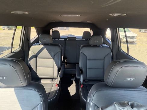 Used 2026 Buick Enclave Sport Touring AWD/4WD image 8