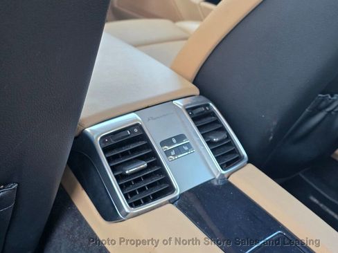 Used 2015 Porsche Panamera S image 40