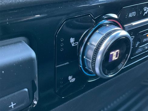 Used 2025 GMC Sierra 1500 SLT image 26