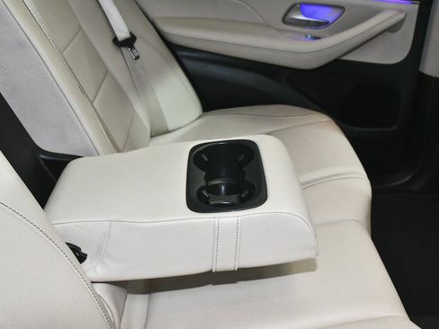 Used 2022 Mercedes-Benz GLE 350 4MATIC w/ Premium Package image 57