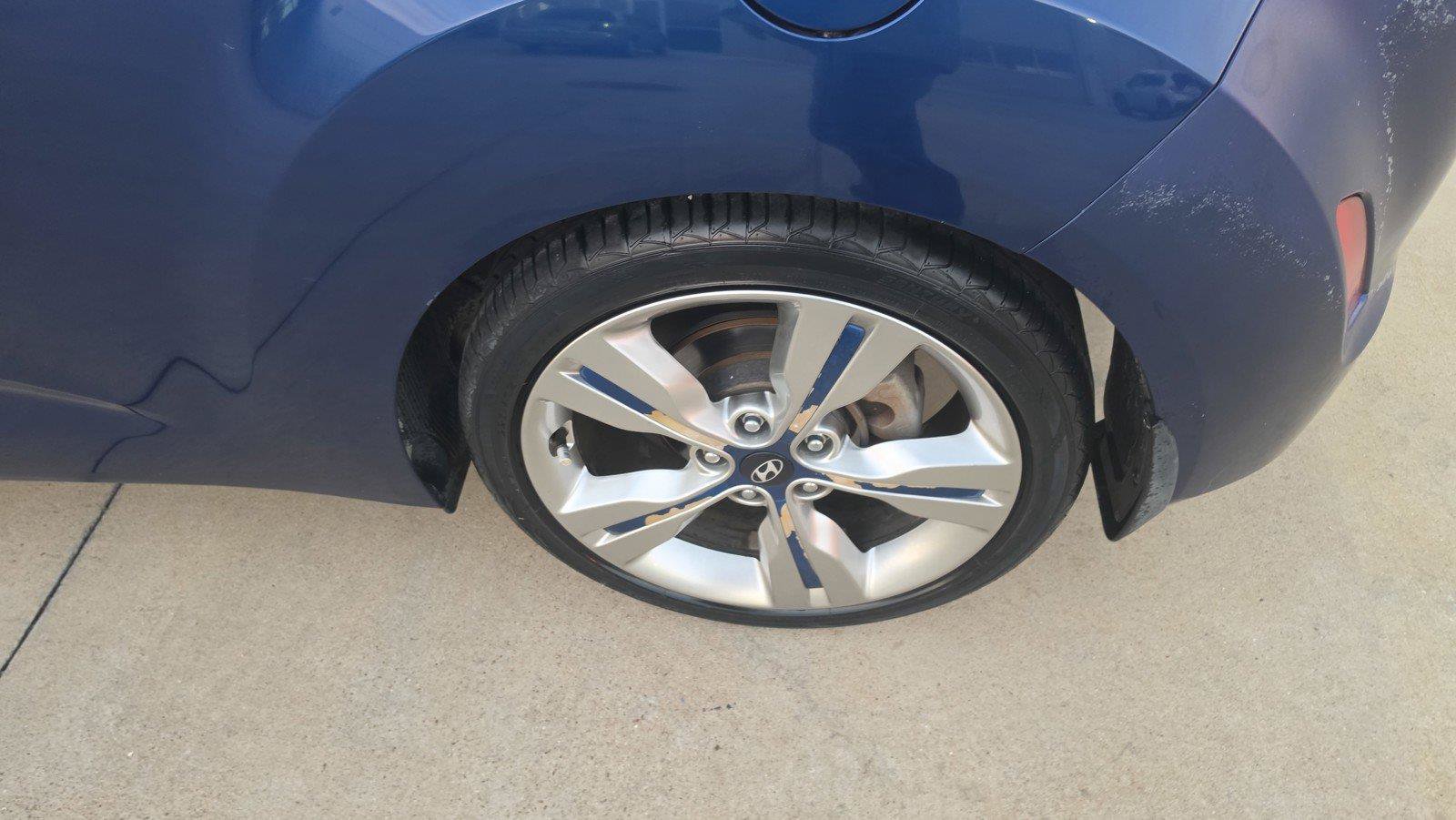 Used 2017 Hyundai Veloster Value Edition FWD image 33