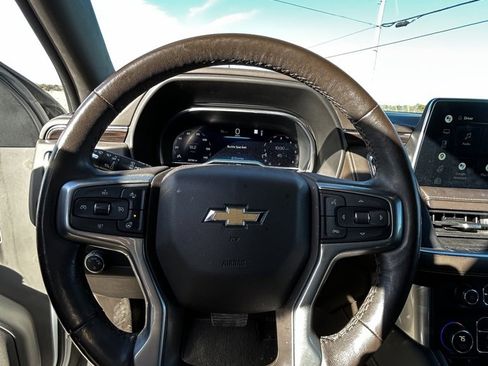 Used 2022 Chevrolet Tahoe LT w/ LT Signature Plus Package image 9