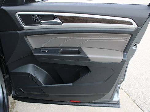 Certified 2022 Volkswagen Atlas SE image 27