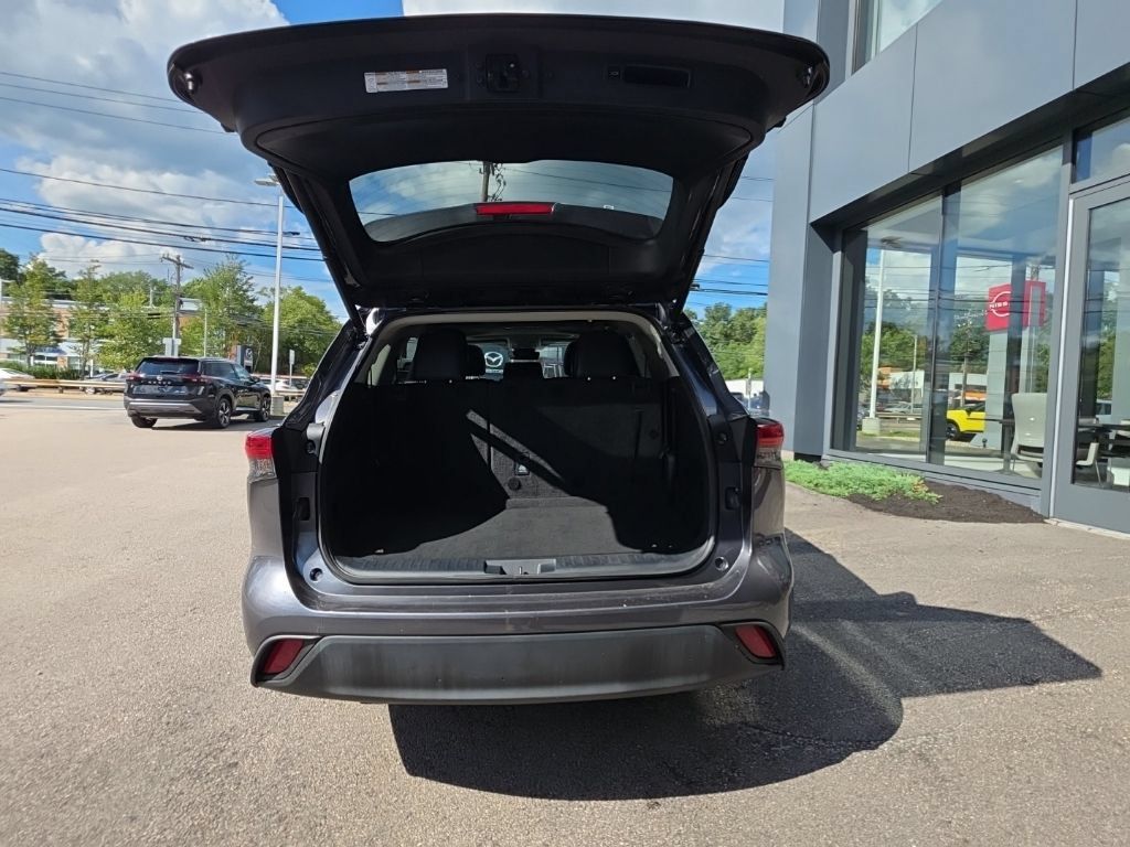 Used 2023 Toyota Highlander XLE AWD/4WD image 13