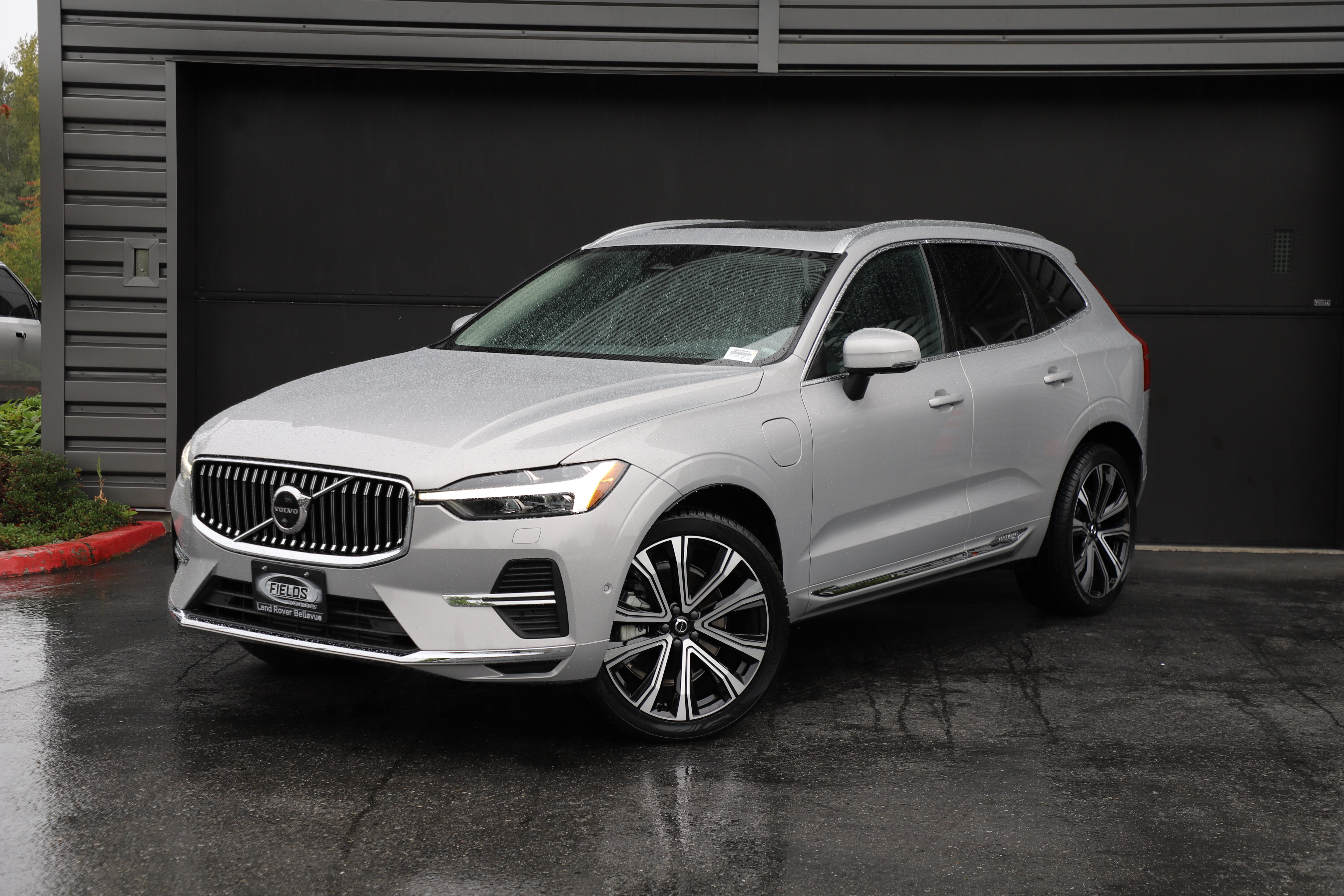 Used 2023 Volvo XC60 T8 Ultimate AWD/4WD image 1