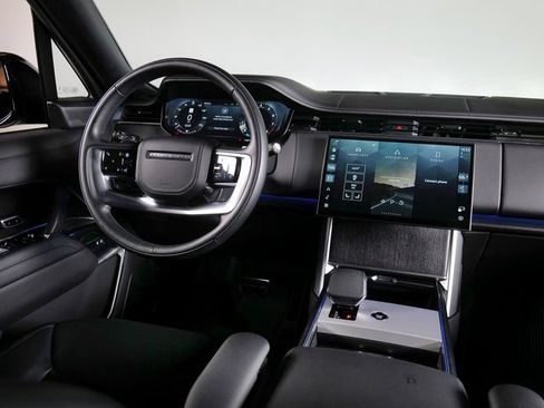 Certified 2025 Land Rover Range Rover SE AWD/4WD image 11