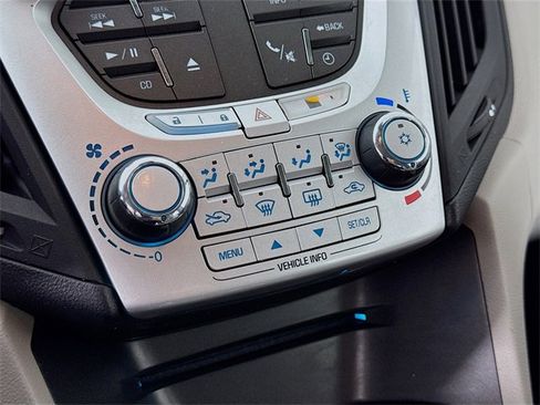 Used 2011 Chevrolet Equinox LS image 15