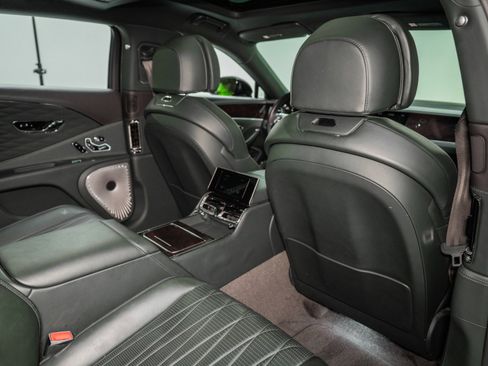 Certified 2022 Bentley Flying Spur V8 image 24