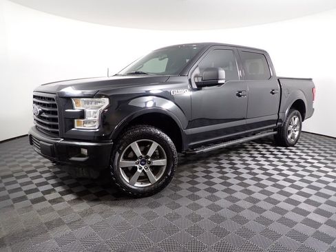 Used 2015 Ford F150 XLT w/ Equipment Group 302A Luxury image 8