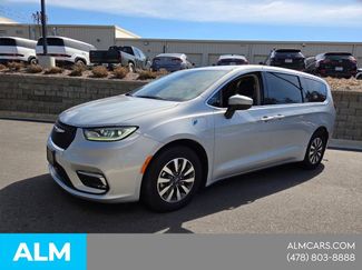 Used 2023 Chrysler Pacifica Touring-L video 1