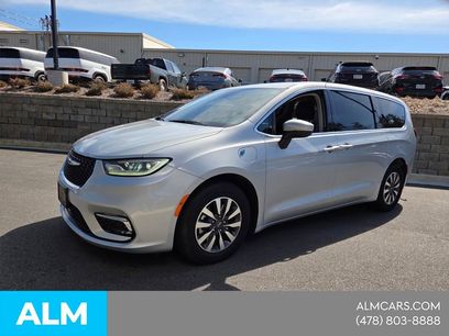 Used 2023 Chrysler Pacifica Touring-L