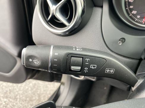 Used 2019 Mercedes-Benz GLA 250 250 image 33