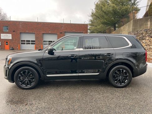 Certified 2022 Kia Telluride LX image 2
