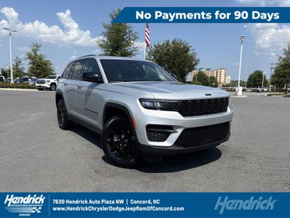 Used 2025 Jeep Grand Cherokee Altitude
