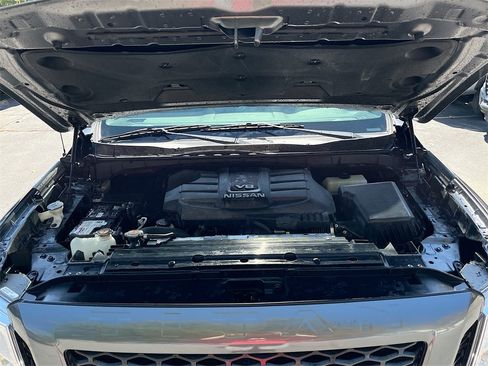 Used 2019 Nissan Titan SV w/ SV Convenience Package image 31