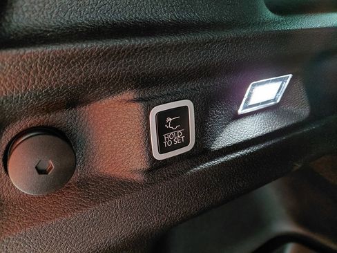 Certified 2024 Jeep Grand Cherokee L Limited w/ Luxury Tech Group II image 50