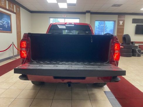 Used 2018 Chevrolet Silverado 1500 LT w/ Texas Edition image 13