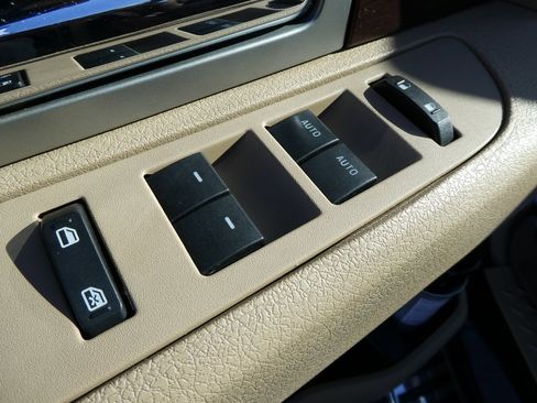 Used 2014 Ford F150 King Ranch w/ King Ranch Luxury Package image 24