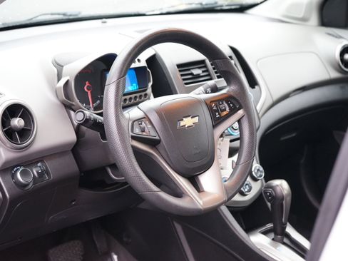 Used 2015 Chevrolet Sonic LT image 12