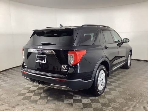 Used 2022 Ford Explorer XLT w/ Equipment Group 202A image 2