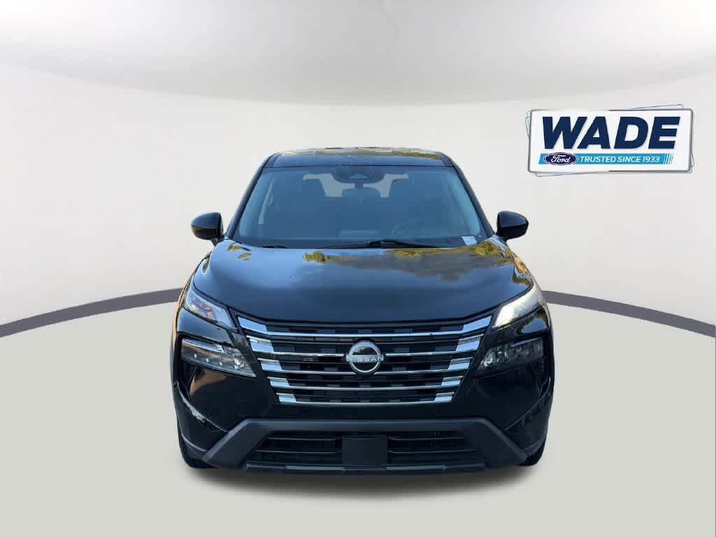 Used 2024 Nissan Rogue SV AWD/4WD image 2