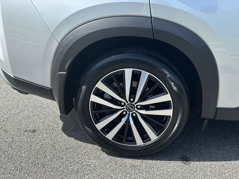 Certified 2025 Nissan Pathfinder Platinum FWD image 19