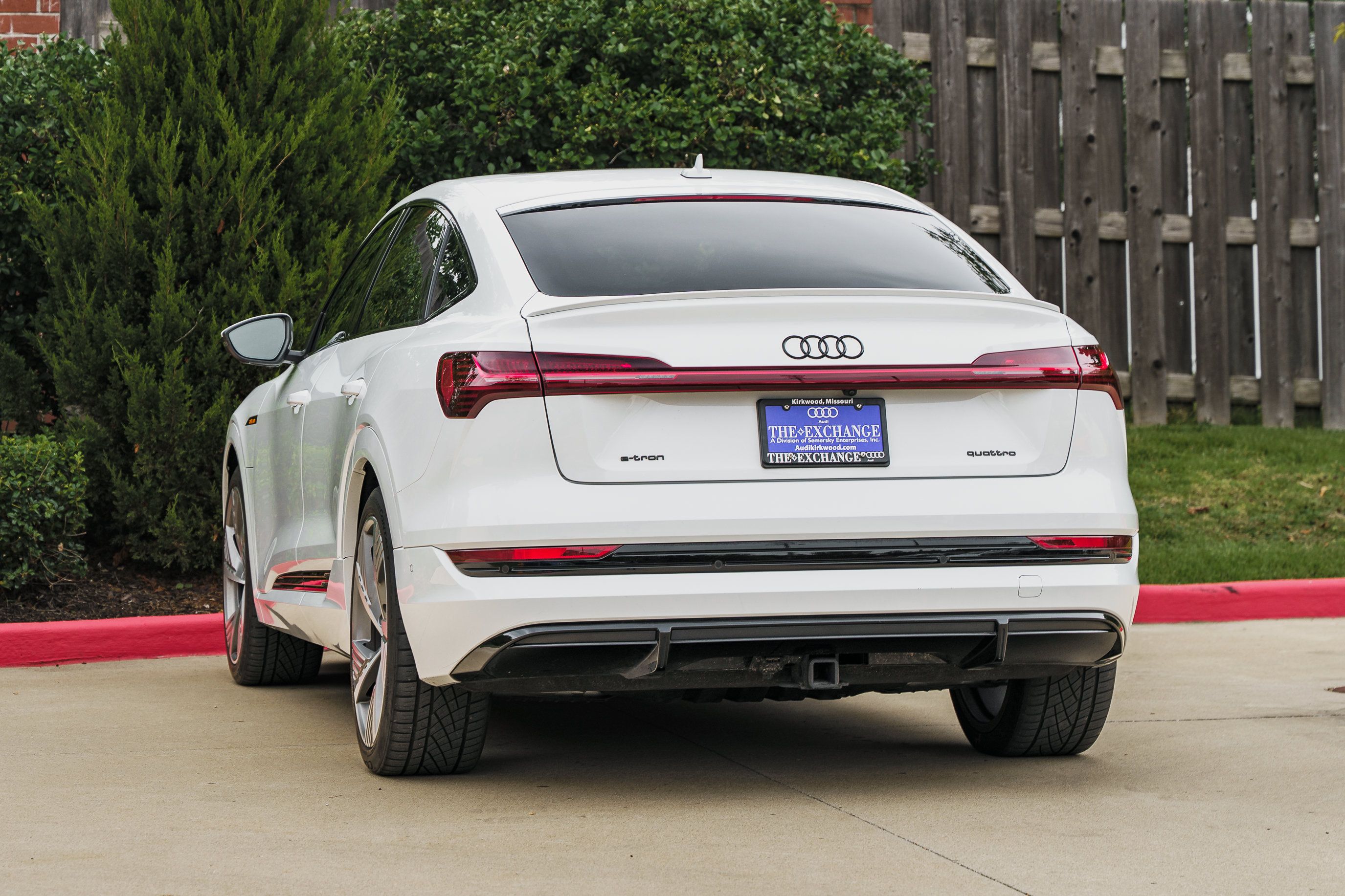 Used 2023 Audi e-tron Prestige w/ Prestige Package AWD/4WD image 4