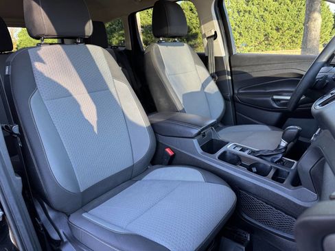 Used 2017 Ford Escape SE w/ Equipment Group 201A image 16