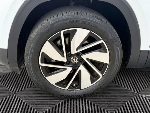 Used 2025 Volkswagen Atlas SE FWD image 14