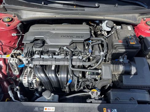 Used 2025 Hyundai Elantra Limited FWD image 30