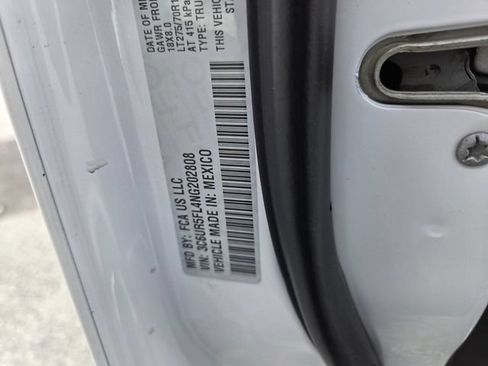 Used 2022 RAM 2500 Laramie AWD/4WD image 17