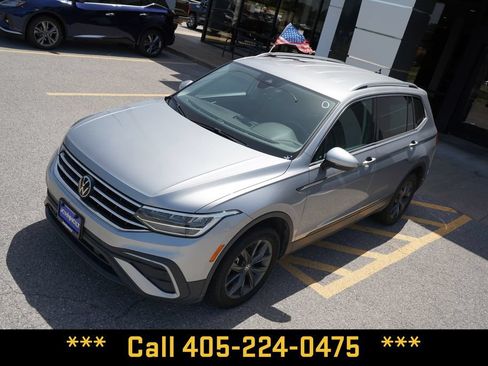 Used 2024 Volkswagen Tiguan SE FWD image 12