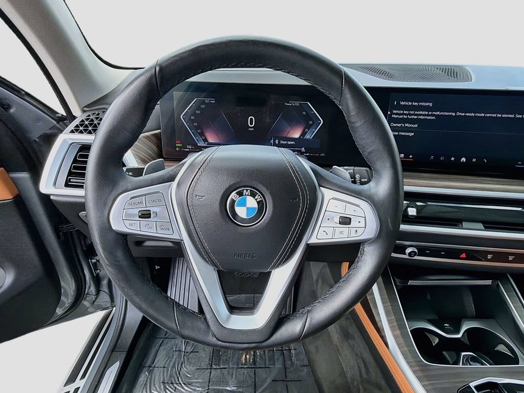 Used 2024 BMW X7 xDrive40i AWD/4WD image 11