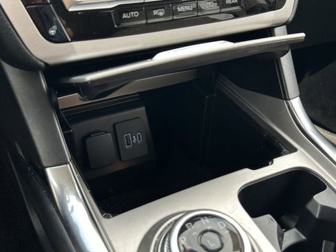 Used 2022 Ford Explorer XLT w/ Equipment Group 202A image 22