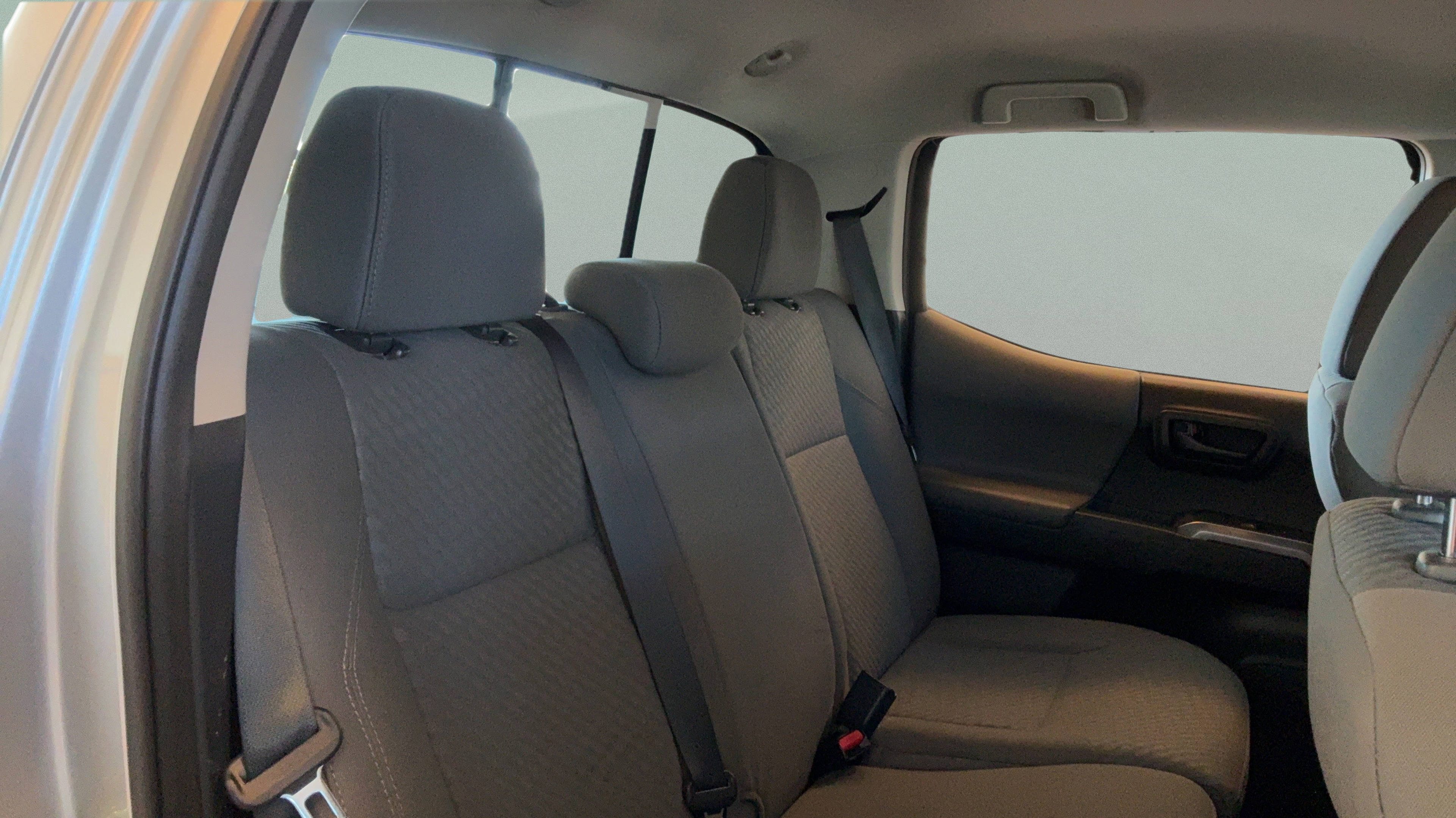 Used 2020 Toyota Tacoma SR5 RWD image 31