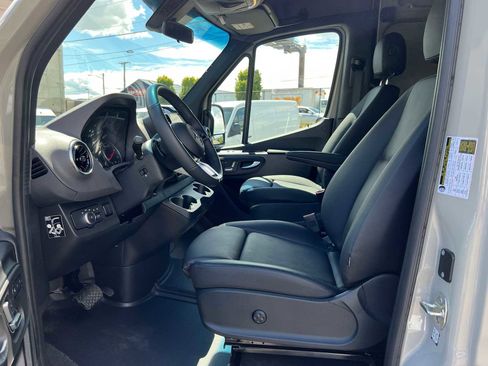 Used 2026 Mercedes-Benz Sprinter 2500 image 22