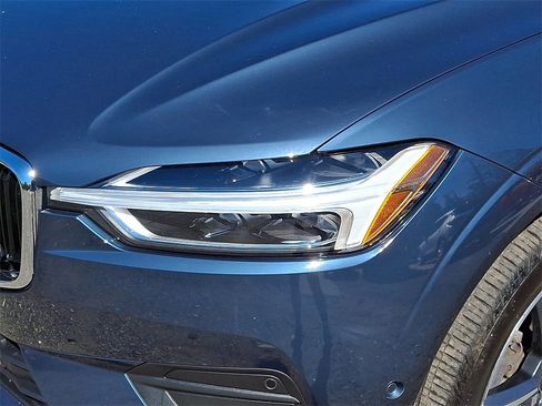 Used 2019 Volvo XC60 T6 Momentum w/ Premium Package image 9