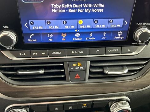 Used 2024 Nissan Altima 2.5 SV image 13