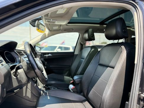 Used 2019 Volkswagen Tiguan SE w/ Panoramic Sunroof Package FWD image 12