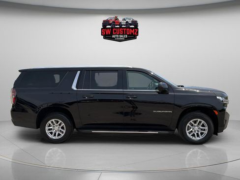 Used 2024 Chevrolet Suburban LT RWD image 6