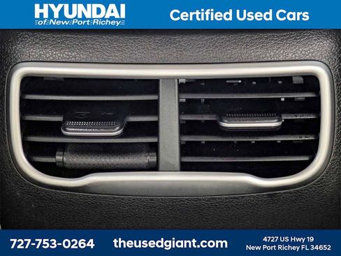 Certified 2022 Hyundai Santa Fe Limited image 18