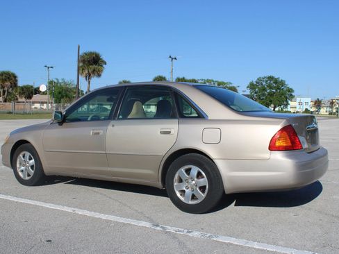Used 2001 Toyota Avalon XL FWD image 6