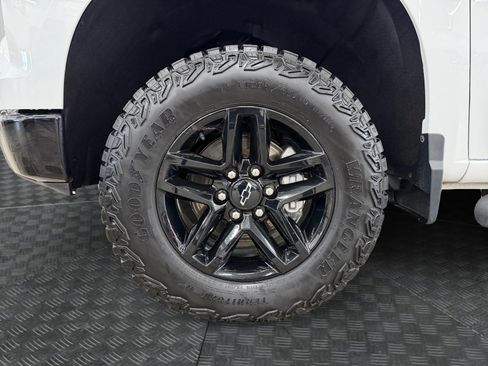 Used 2024 Chevrolet Silverado 1500 LT Trail Boss w/ Convenience Package II image 30